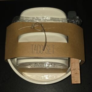 NWT Mudpie White Taco Set